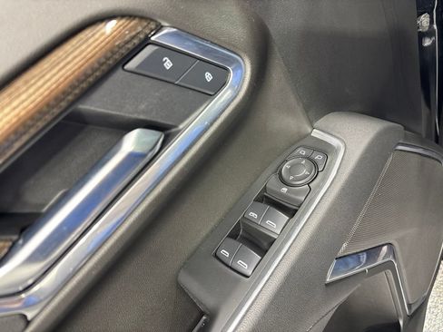Used 2025 Chevrolet Silverado 1500 LT AWD/4WD image 31