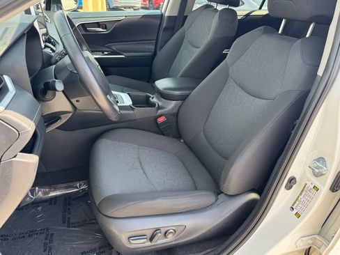 Used 2024 Toyota RAV4 XLE w/ Weather Package AWD/4WD image 14