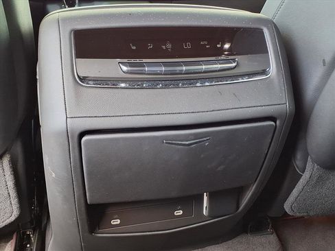 Used 2023 Cadillac Escalade ESV Premium Luxury image 19