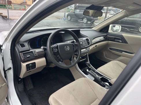 Used 2017 Honda Accord Hybrid Sedan image 19