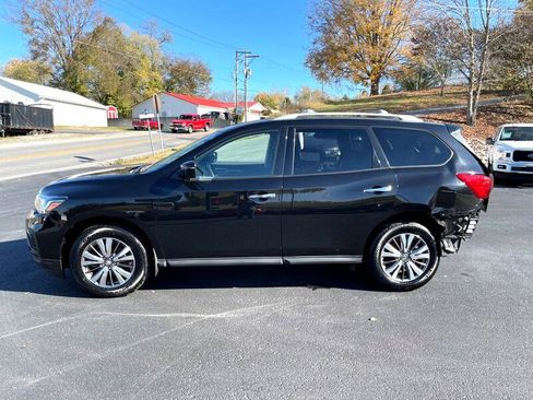 Used 2019 Nissan Pathfinder S image 2