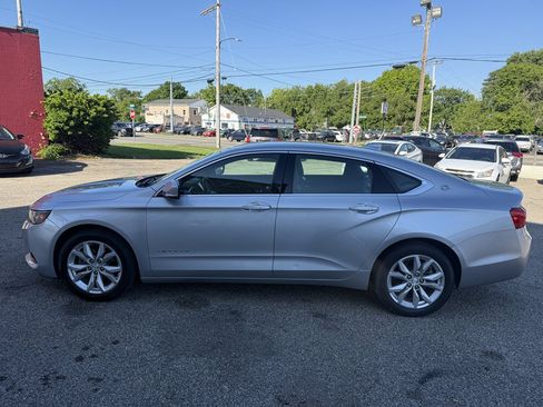 Used 2019 Chevrolet Impala LT FWD image 3
