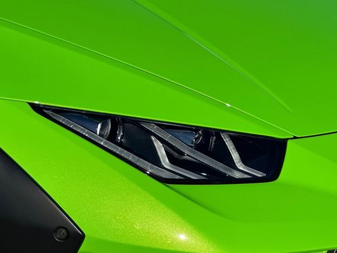 Used 2024 Lamborghini Huracan Sterrato image 36