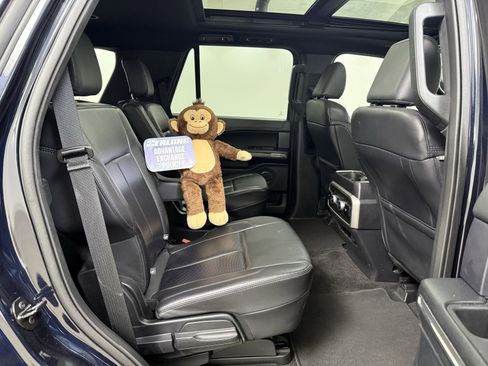 Used 2021 Ford Expedition XLT image 23