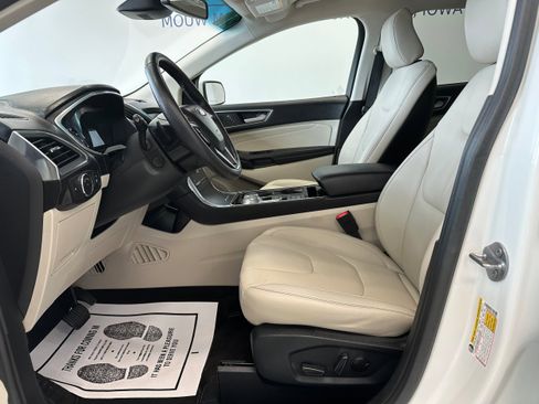Used 2020 Ford Edge Titanium image 11
