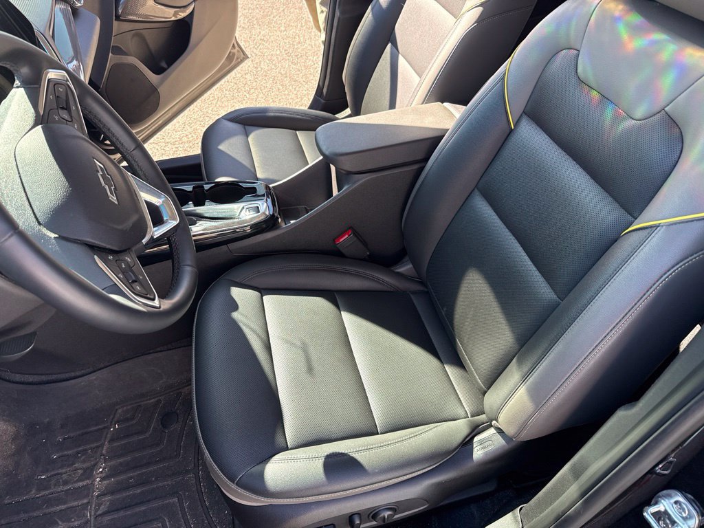 Used 2025 Chevrolet Trax ACTIV w/ Sunroof Package FWD image 10