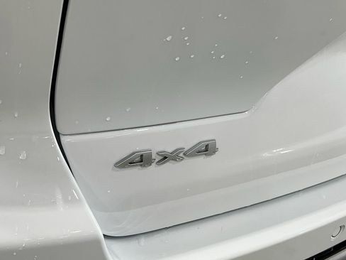 New 2025 Jeep Grand Cherokee Laredo w/ Luxury Tech Group I image 38