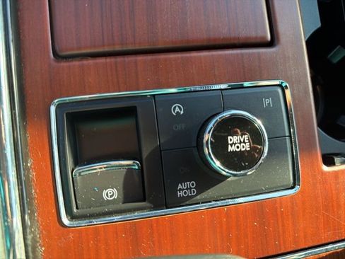 Used 2023 Lincoln Navigator Reserve AWD/4WD image 16