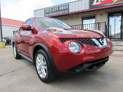 Used 2016 Nissan Juke S FWD image 6