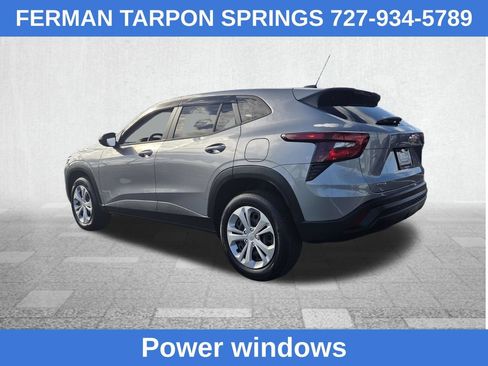Used 2025 Chevrolet Trax LS w/ Driver Confidence Package FWD image 9