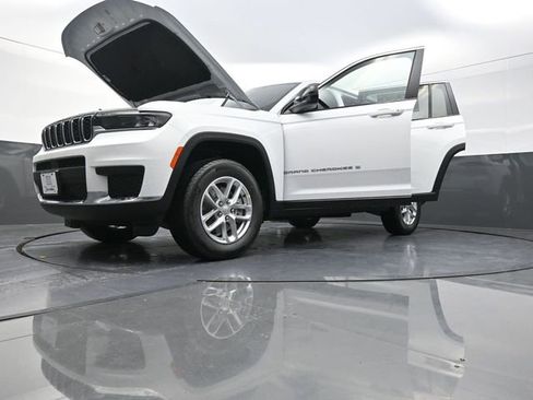 New 2025 Jeep Grand Cherokee L Laredo image 28