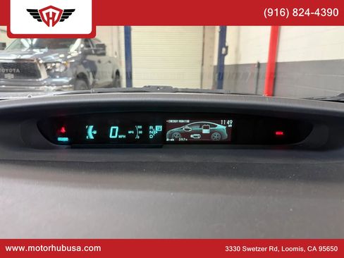 Used 2013 Toyota Prius Four w/ Deluxe Solar Roof Pkg FWD image 31
