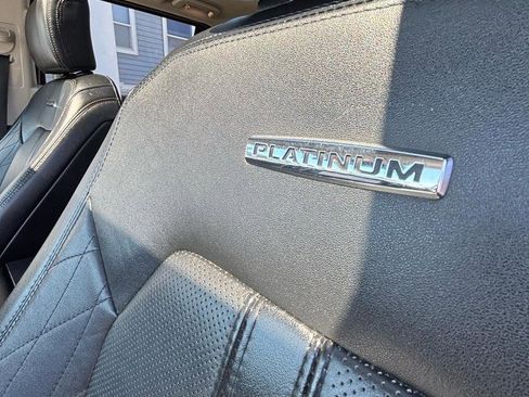 Used 2019 Ford Expedition Platinum AWD/4WD image 16