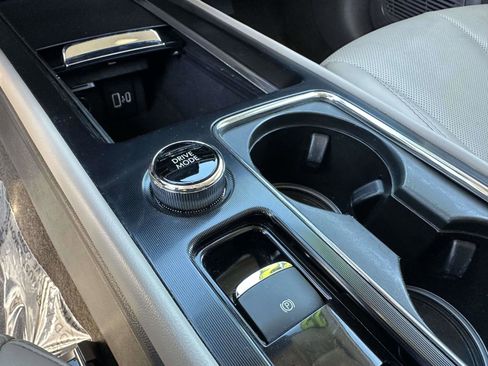 Used 2022 Lincoln Corsair Standard w/ Equipment Group 101A image 17