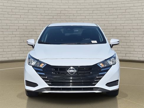 Used 2024 Nissan Versa SV w/ Trunk Package image 2