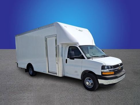New 2026 Chevrolet Express 4500 w/ Power Convenience Package RWD image 2