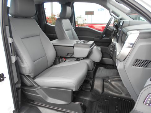 New 2026 Ford F250 XL w/ FX4 Off-Road Package image 35