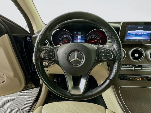 Used 2019 Mercedes-Benz GLC 300 4MATIC image 13