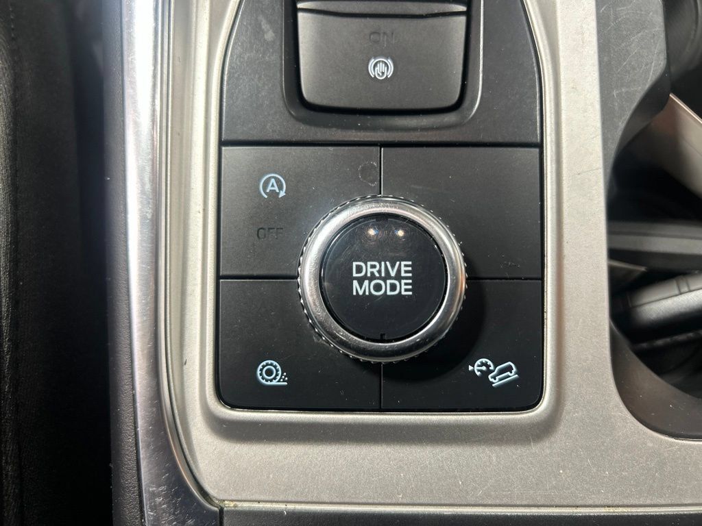 Used 2022 Ford Explorer Platinum w/ Equipment Group 601A AWD/4WD image 33