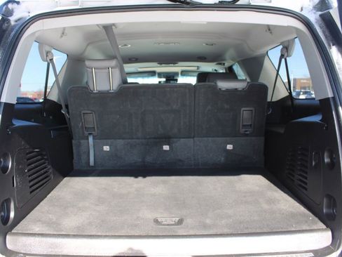 Used 2019 Chevrolet Suburban LT image 11