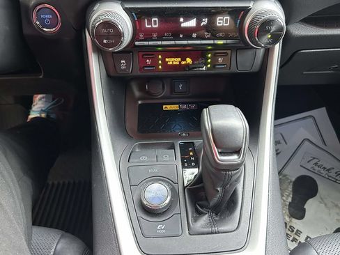 Used 2022 Toyota RAV4 Limited AWD/4WD image 16