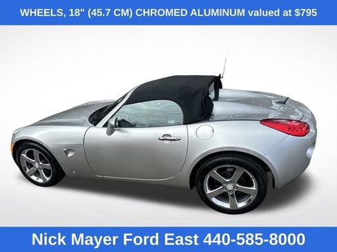 Used 2007 Pontiac Solstice Convertible w/ Premium Package RWD image 4