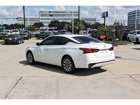 Used 2024 Nissan Altima 2.5 SV AWD/4WD image 5