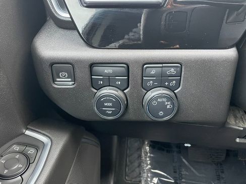 Used 2022 Chevrolet Silverado 1500 LT w/ Safety Package image 26