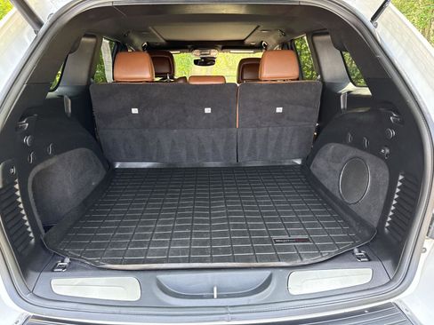 Used 2020 Jeep Grand Cherokee Overland image 18