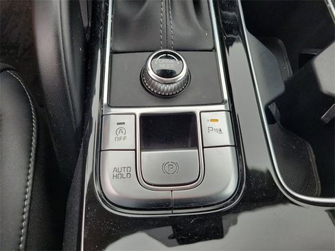 Certified 2025 Kia Telluride LX image 24