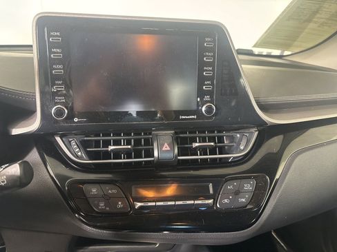 Used 2021 Toyota C-HR LE image 16