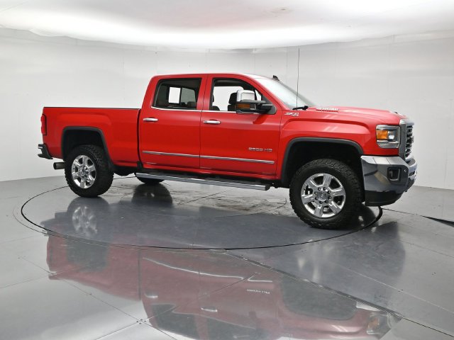 Used 2019 GMC Sierra 2500 SLT w/ Duramax Plus Package AWD/4WD image 3