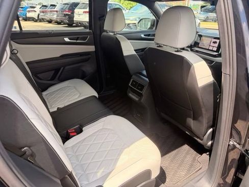 Certified 2024 Volkswagen Atlas Cross Sport SEL Premium R-Line AWD/4WD image 19