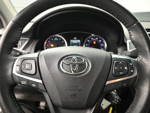 Used 2017 Toyota Camry SE image 11
