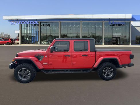 Used 2020 Jeep Gladiator Overland AWD/4WD image 2