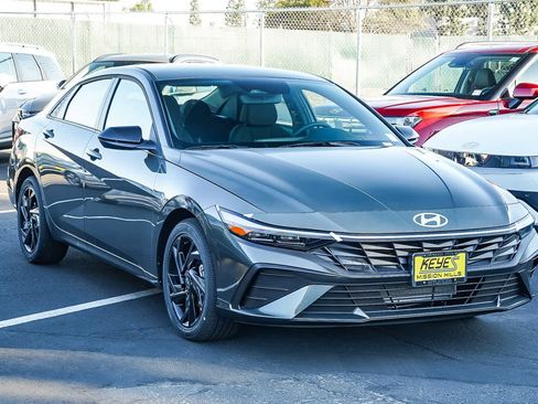 New 2026 Hyundai Elantra Sport image 3