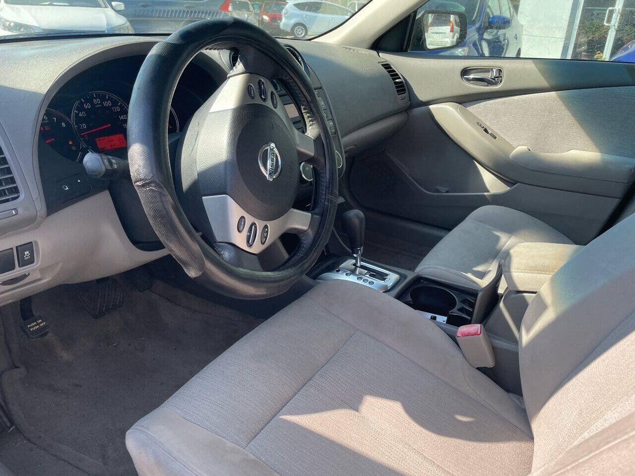 Used 2012 Nissan Altima 2.5 S w/ Special Edition Pkg FWD image 12