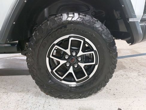 Used 2024 Jeep Wrangler Unlimited Rubicon w/ Safety Group AWD/4WD image 35