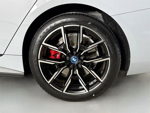 Certified 2024 BMW i4 eDrive40 w/ M Sport Package image 33