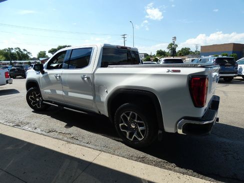 Used 2025 GMC Sierra 1500 SLT w/ SLT Premium Plus Package AWD/4WD image 11