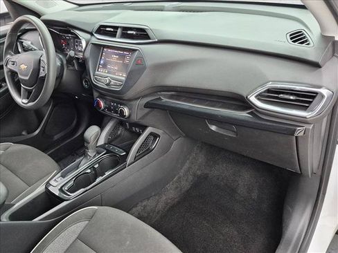 Used 2023 Chevrolet TrailBlazer LT FWD image 19
