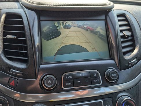 Used 2019 Chevrolet Impala LT FWD image 23