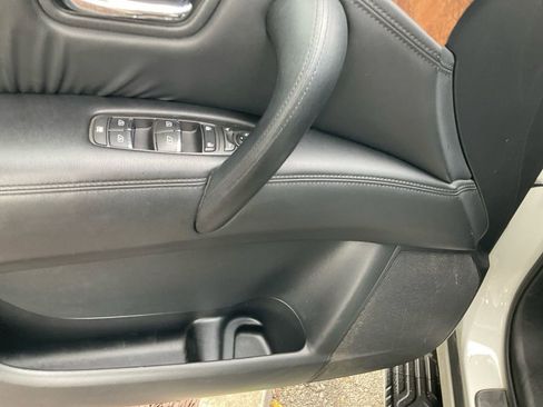 Used 2022 Nissan Armada SL image 14