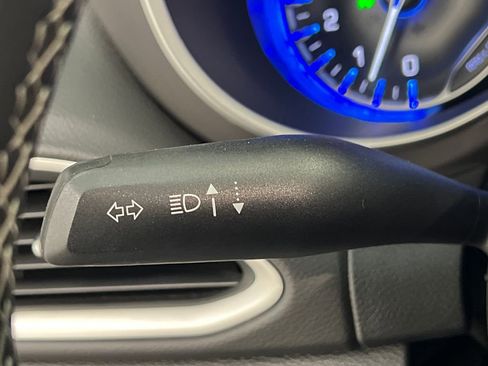 Used 2025 Chrysler Pacifica Select FWD image 51