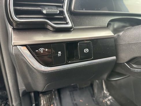 Used 2024 Kia Sportage EX AWD/4WD image 12