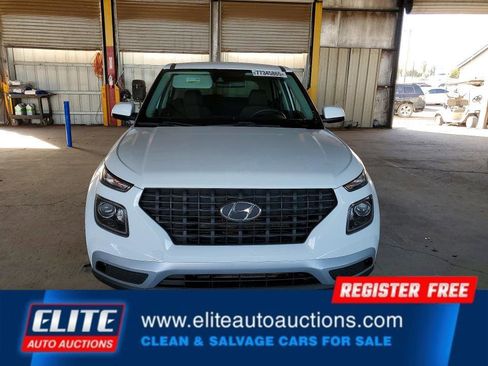 Used 2021 Hyundai Venue SE image 9