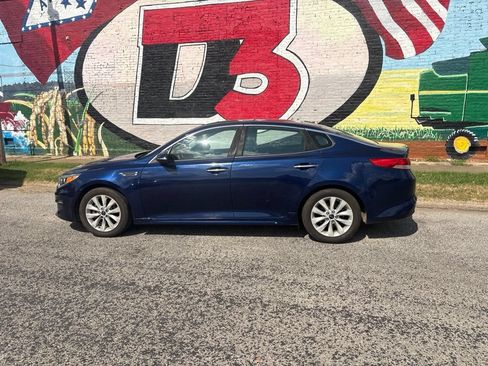 Used 2016 Kia Optima EX w/ Premium Package FWD image 3