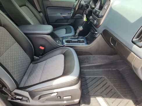 Used 2020 Chevrolet Colorado Z71 AWD/4WD image 17