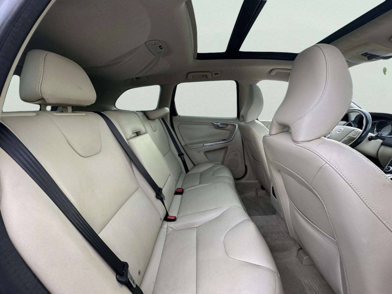 Used 2016 Volvo XC60 T5 Premier FWD image 17