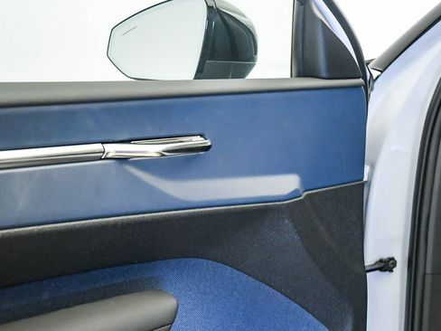 New 2026 Volvo EX30 Plus w/ Protection Package Premier image 25